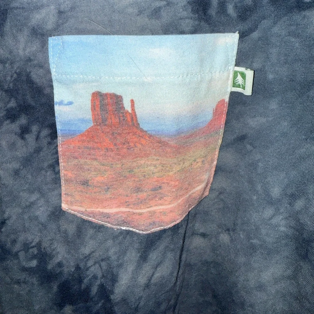 HippyTree Tee - Picture 2 of 3